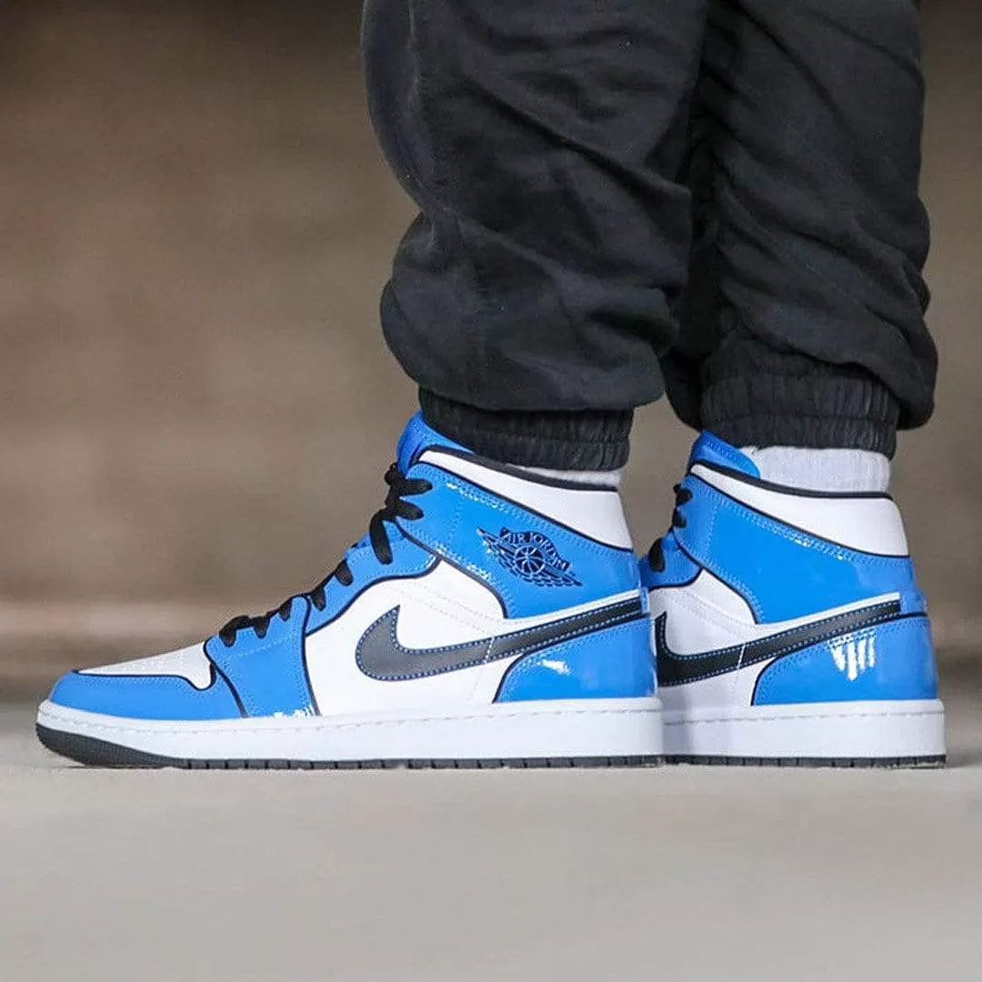 Air Jordan 1 Mid SE 'Signal Blue'