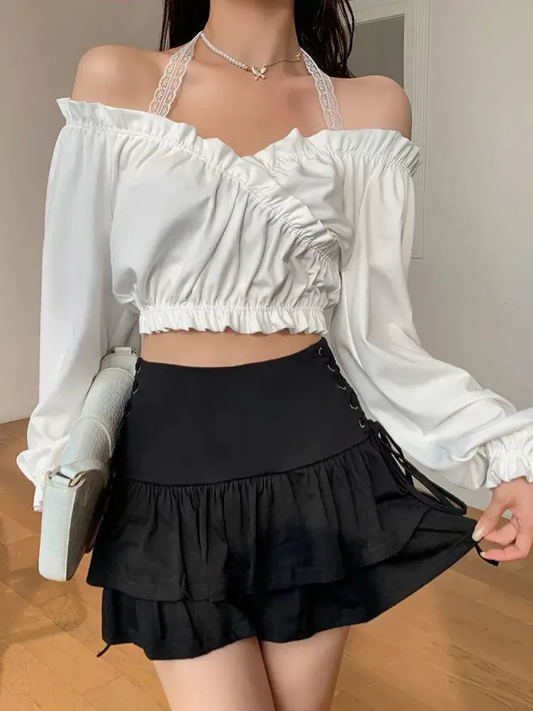 Cute Blouse With Carmen-Décolleté And Lace Straps