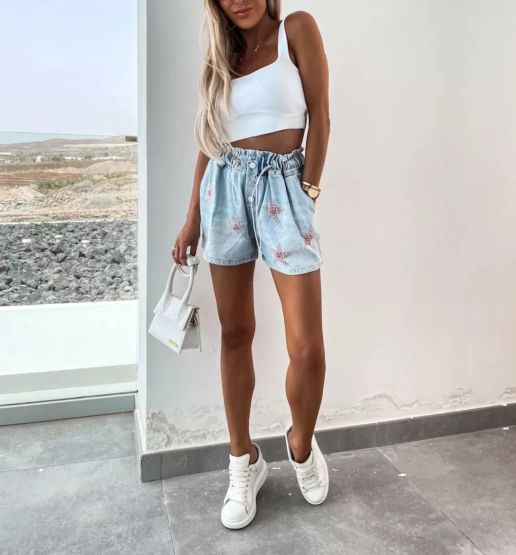 Denim Chic, exquisite Denim-Shorts mit Strasssteinen 