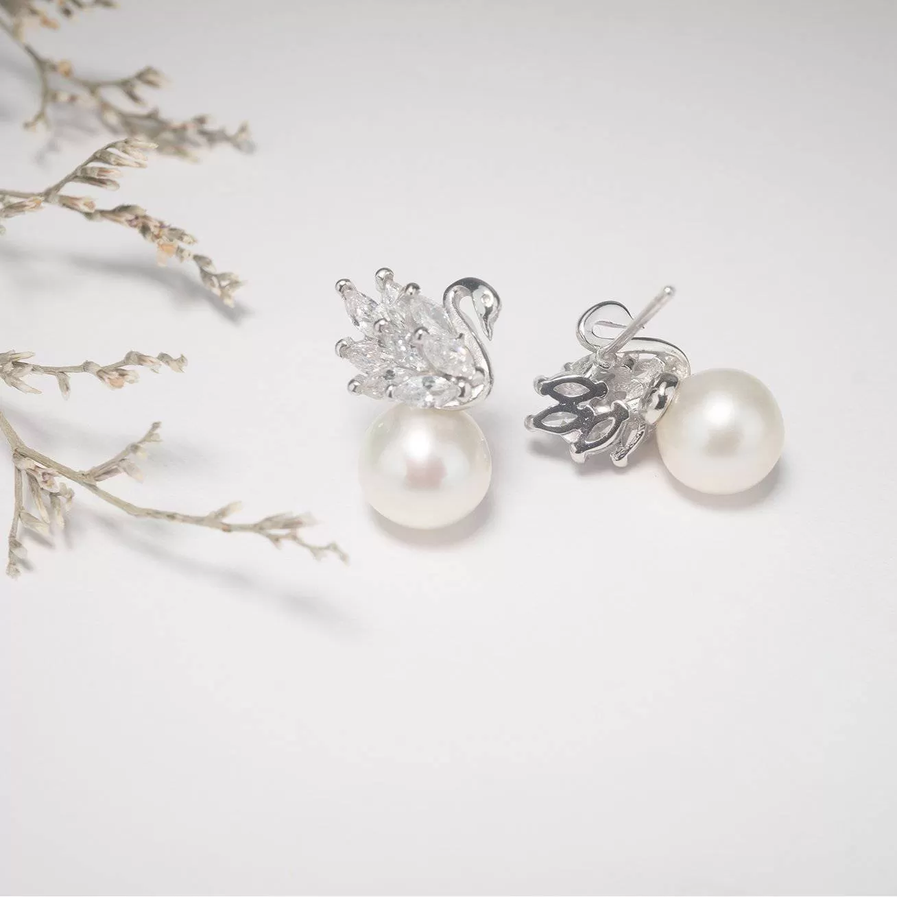 Elegant Freshwater Pearl Earrings WE00041