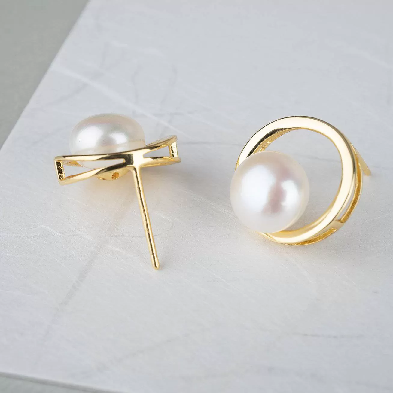 Elegant Freshwater Pearl Earrings WE00109