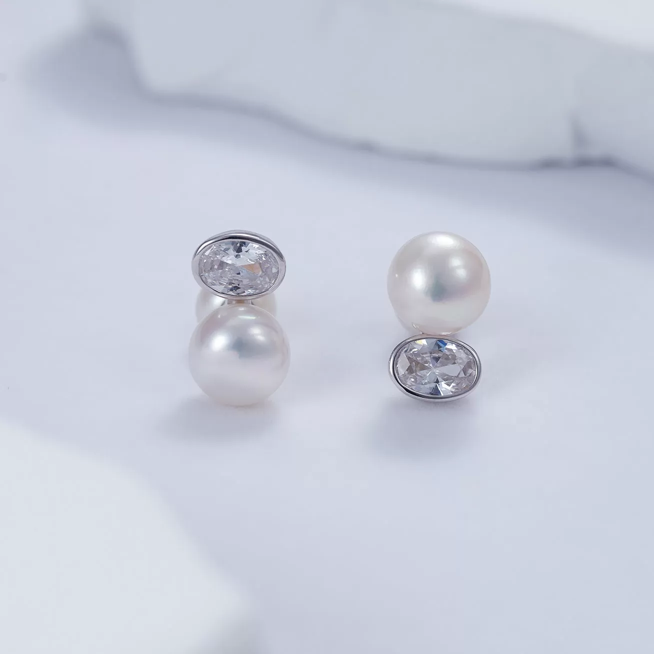 Elegant Freshwater Pearl Earrings WE00683