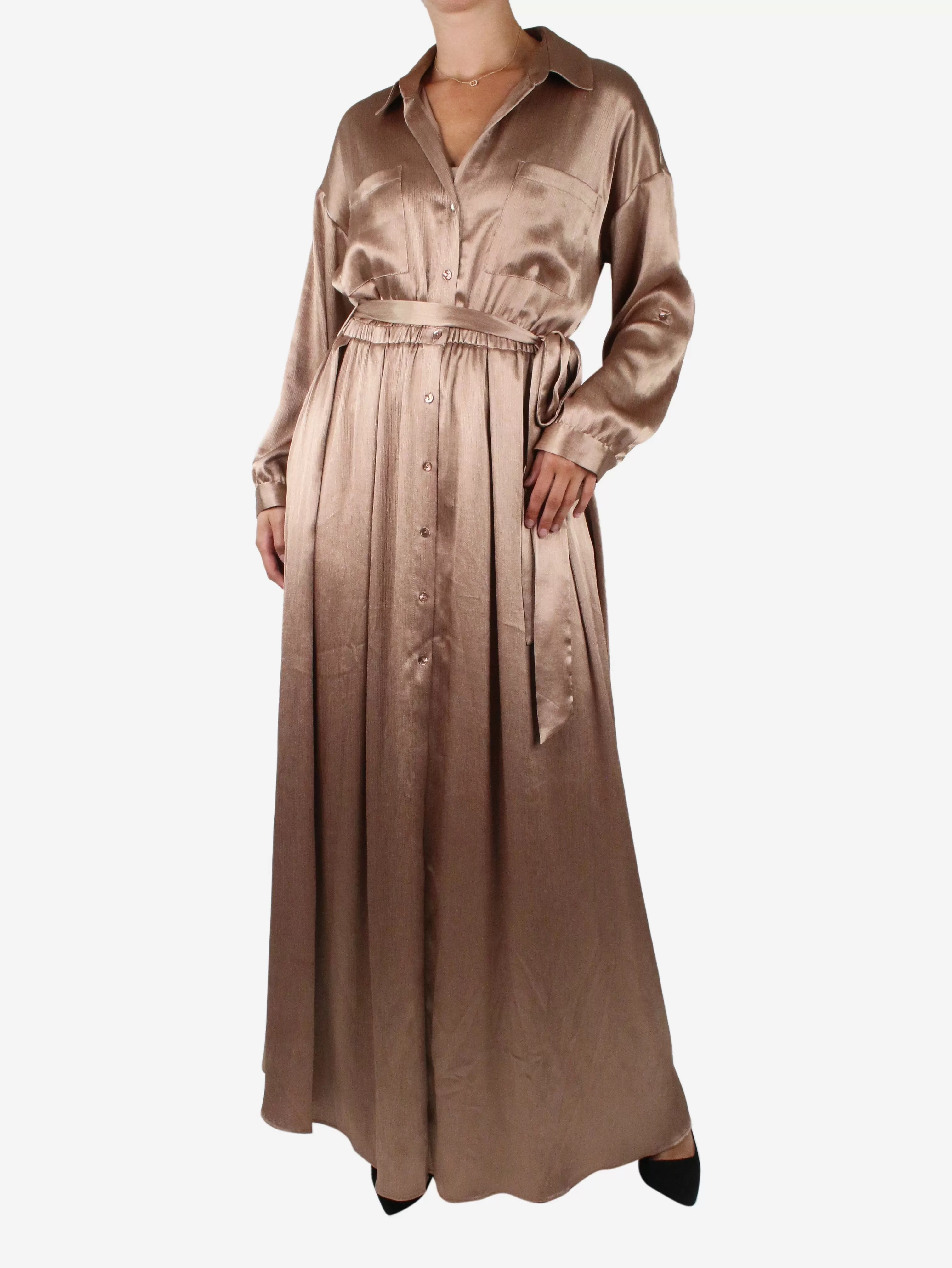 Neutral belted plissé-satin maxi shirt dress - size M