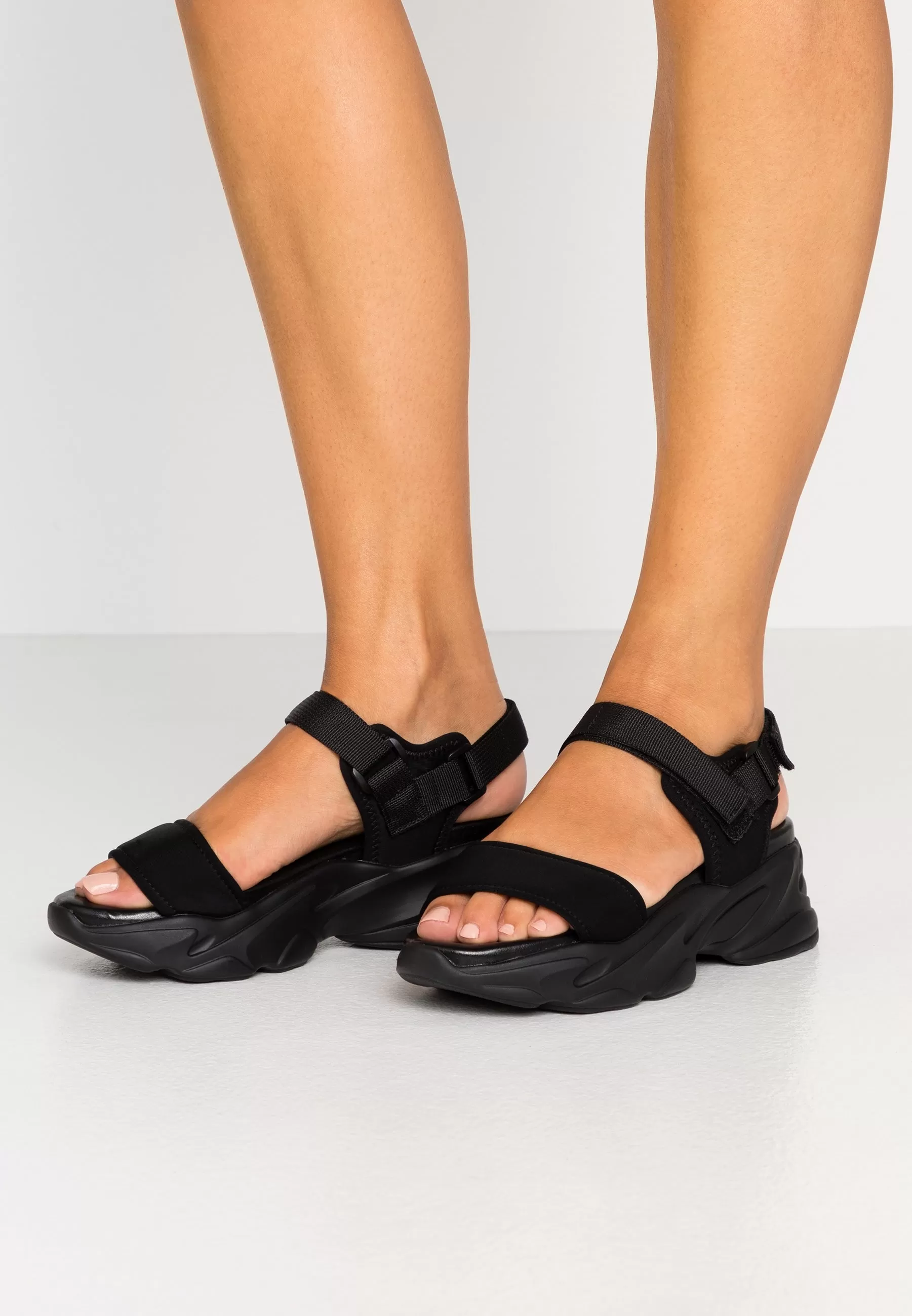 PLAYERS - Sandales à plateforme by STEVE MADDEN