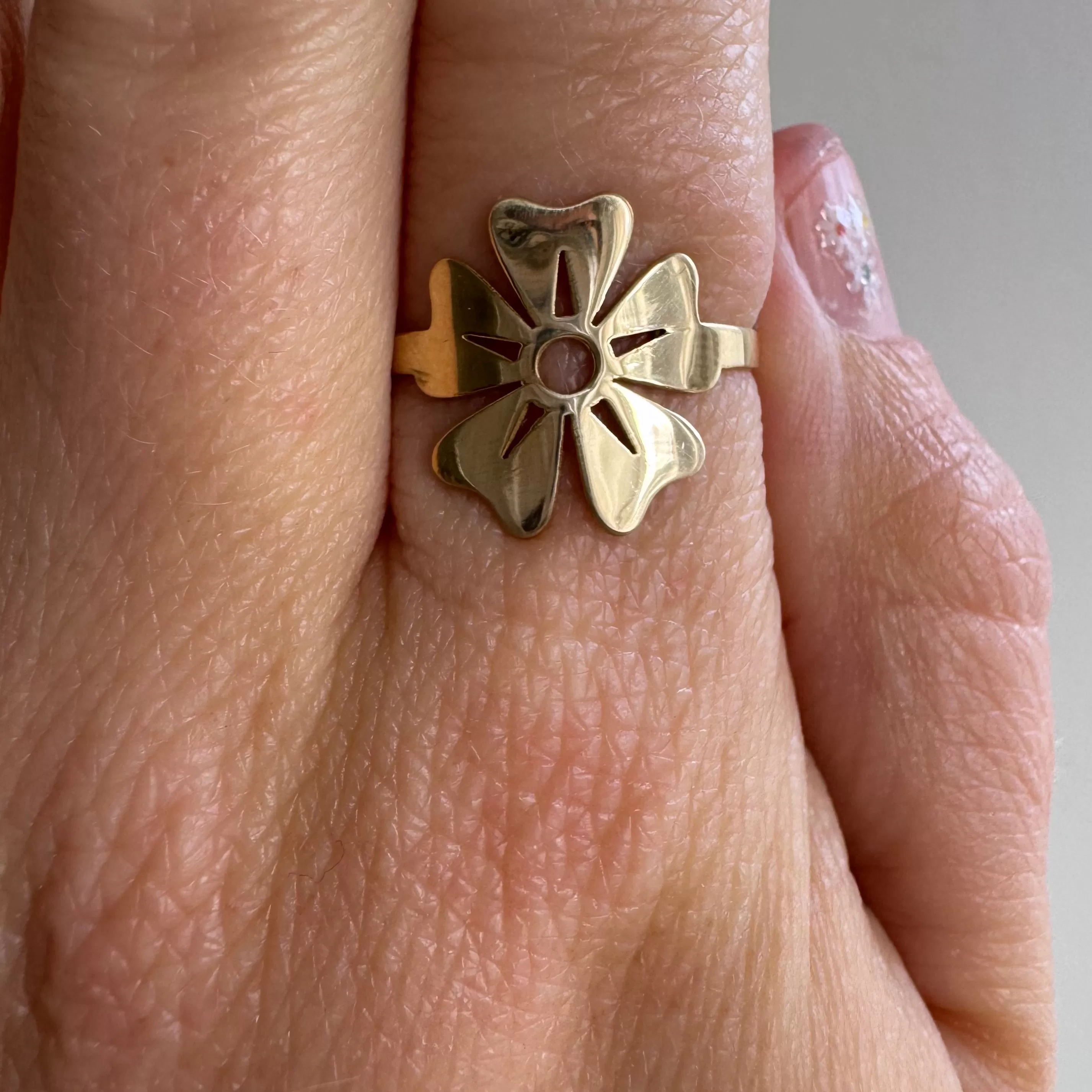 V I N T A G E // star flower / 18k yellow gold floral ring / size 6.5